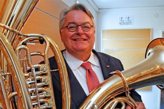 Musikinstrumentenbau-Verband: In Markneukirchen stark verwurzelter Unternehmer Gerhard A. Meinl tritt ab - Gerhard A. Meinl hat als Chef des Bundesverbandes Deutscher Musikinstrumentenhersteller aufgehört.