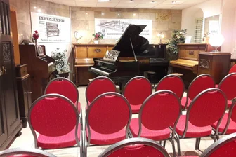 Musikkabinett Augustusburg: Vier Pianisten spielen an vier Klavieren die größten deutschen Evergreens - Im Musikkabinett Augustusburg spielen am Samstag, 26. Oktober, vier Pianisten an vier Klavieren.