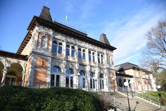 Musikschüler spielen in Bad Elsters Blauem Saal - Im Blauen Saal des Königlichen Kurhauses (Foto) ist am Sonntag das Musikschulkonzert.