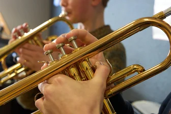 Musikschule Bad Brambach: 37 Prozent mehr Gebühren gelten als „moderat“ - Der Musikschulunterricht in Bad Brambach kostet ab 2026 mehr.
