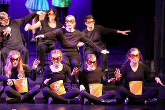 Musikschule des Erzgebirkskreises: Konzert beendet Schuljahr - Im vergangenen Jahr feierte das Musiktheater Rabenschnabl die Premiere von „Hoffnung für die Kinder“.