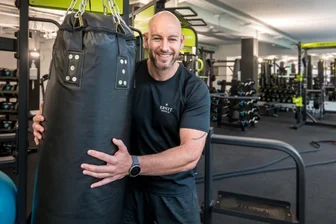 Muskeln stählen nachts um drei: 24-Stunden-Fitnessstudio eröffnet - Am Samstag können Interessierte zu einem Tag der offenen Tür im Pobershauer Studio ein Probetraining absolvieren. Mitinhaber Marcel Engeln wird den Besuchern die Geräte erläutern. 