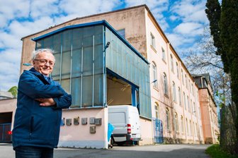 Mutiger Rentner will mit neuer Firma die Erzgebirgssocke retten – und das Vermächtnis von Epesa - Der traut sich was: Geschäftsführer Johannes Breitfeld in Gelenau. Der Rentner übernimmt die Produktion der Epesa-Socken – inklusive der Erzgebirgssocke. „Jetzt müssen wir durch die erste Durststrecke kommen.“