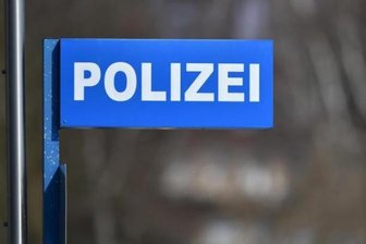 Mutmaßliche Betrüger in Paketshop - Polizei stellt zwei Tatverdächtige - 