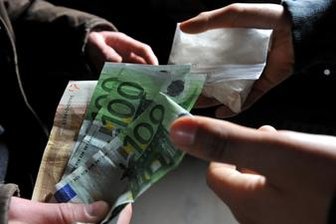 Mutmaßliche Drogenhändler festgenommen -