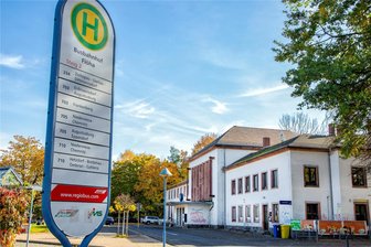 Mutmaßlicher Hitlergruß in Flöha bleibt ungeahndet - In der Nähe des Bahnhofs Flöha hatten Passanten Personen gesehen, die den Hitlergruß gezeigt haben sollen.