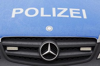 Mutmaßlicher Räuber hält Frau in Wohnung fest -