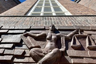 Mutmaßlicher Raub im Erzgebirge: Gericht spricht Trio frei - Der Prozess am Landgericht Chemnitz nahm eine unerwartete Wendung.