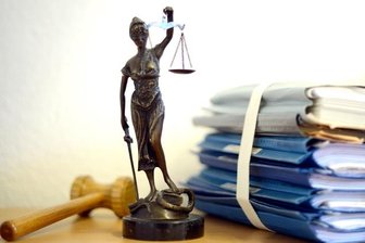 Mutter aus dem Erzgebirge schickt Tochter zum Stehlen -
