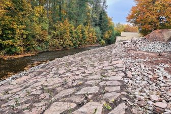 Mylau: Neues Ufer der Göltzsch fertiggestellt - Am Mylauer Ufer der Göltzsch ist eine neue Uferbefestigung entstanden. Damit wurden in diesem Jahr Schäden eines Hochwasser aus dem Jahr 2013 beseitigt.