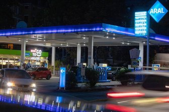 Mysteriös: Warum sind Benzin und Diesel in Plauen so teuer? - Die Aral-Tankstelle an der Plauener Hammerstraße: Dort muss man für Benzin und Diesel meist mehr bezahlen als etwa an Aral-Tankstellen in Aue und Zwickau. 