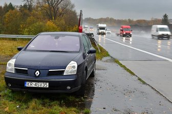 Mysteriöses Auto parkt an A 4 - Dieser Pkw steht seit Wochen ander A 4 zwischen Frankenberg und Chemnitz-Ost.