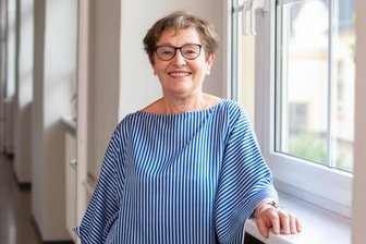 Nach 16 Jahren am Plauener Diesterweg-Gymnasium geht Petra Engelhardt in den Ruhestand: „Ich hinterlasse Spuren“ - Petra Engelhardt verabschiedet sich in den Ruhestand. Die Schulleiterin des Diesterweg-Gymnasiums hinterlässt Spuren.