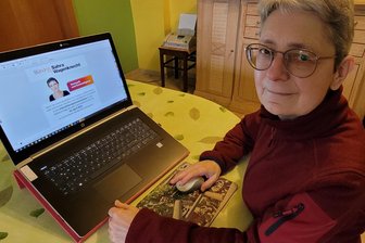 Nach 24 Jahren als Gemeinderätin für die Linken: Zwickauer Textil-Professorin knüpft jetzt für Wagenknecht die Fäden - Fast alles läuft heutzutage übers Netz: Silke Heßberg sitzt in diesen Tagen öfter am Rechner als sonst.