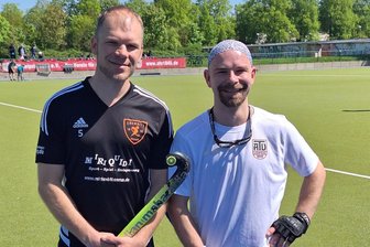 Nach 29 Jahren im selben Hockeyverein: Wie die Brüder Dirk und Bastian Lange aus Meerane ihr erstes „Familienduell“ erlebten - Dirk (r.) und sein jüngerer Bruder Bastian Lange sind am Sonntag erstmals in einem Pflichtspiel als Gegner aufeinandergetroffen.