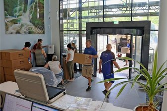 Nach 85 Jahren: Erster Umzug eines Großvermieters - 1500 Kartons müssen von der Parkstraße in die Gewandhausstraße geschafft werden.