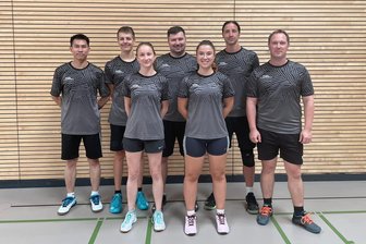 Nach Abstieg in die Sachsenklasse: SG Meerane 02 startet mit Zugängen und neuer Mannschaftsleiterin in die Badminton-Saison - Das SG-Team 2024/25: Quang Huy Han, Fabrice Schnabel, Christin Winkler, Hannes Ullmann, Julia Wecke, Eric Edelbauer und Sebastian Prager (von links). Es fehlen: Isabell Gebhardt und Annalena Keller.