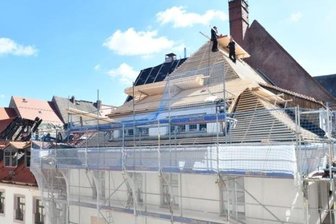Nach Altstadt-Brand: Akademiestraße wieder freigegeben - Die Gebäude Akademiestraße 5 und 7 mussten nach dem Brand wieder aufgebaut werden.