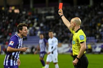 Nach angeblicher Spuckattacke: Aue-Spieler Fandrich für sieben Monate gesperrt - 
