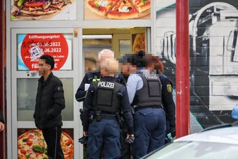 Nach Angriff auf Brennpunkt im Erzgebirge mit Schwerverletzten: So geht es dem Opfer – Polizei reagiert - Bei einem Streit am Postplatz in Aue ist am Donnerstag ein 19-Jähriger schwer im Gesicht verletzt worden.