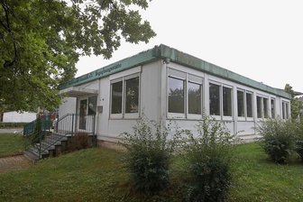 Nach Auszug: Glauchau versteigert früheren Seniorenclub-Container - In der nächsten Woche wird der bis Ende 2020 vom Seniorenclub genutzte Container am Hugo-Preuß-Platz demontiert und abtransportiert.