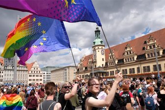Nach Bautzen-Erfahrung: Polizei bereitet sich auf Großeinsatz beim CSD am Wochenende in Leipzig vor - Beim Christopher Street Day in Leipzig demonstrieren Teilnehmende für Vielfalt und sexuelle Selbstbestimmung. Von rechten Einschüchterungsversuchen wollen sich die Veranstaltenden nicht beeindrucken lassen.