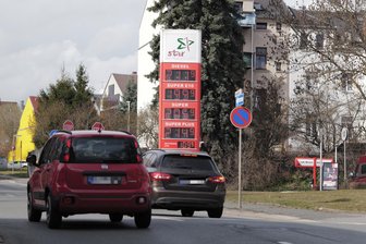 Nach Benzinpreisschock: Das wurde aus einem Vorstoß der CDU Vogtland - Die Benzinpreise lagen am Mittwoch in Plauen bei über 2 Euro pro Liter.