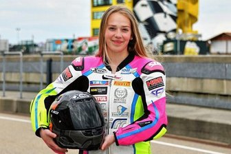 Nach Berg- und Talfahrt wieder am Gas - Lucy Michel, Motorradpilotin aus Schwarzbach, startet nach einer Auszeit wieder in die IDM. 