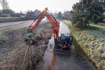 Nach Beschwerde von St. Egidien: Bewuchs am Lungwitzbach entfernt - In dieser Woche war die Flussmeisterei der Landestalsperrenverwaltung am Lungwitzbach in St. Egidien im Einsatz.