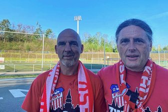 Nach Bierwurf in Zwickau: FSV-Fans fühlen zu sich zu Unrecht kritisiert - Steffen Martin (rechts) und Ronny Prenzyna wollen die Ehre der FSV-Fans retten. 