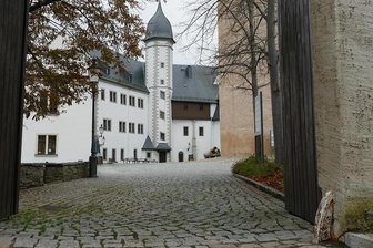 Nach Blitzschlag: Feueralarm im Zschopauer Schloss - Schloss Wildeck. Foto: Andreas Bauer/Archiv