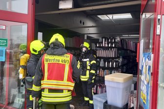 Nach Brand im Pleißen-Center in Steinpleis: Termin für Tedi-Wiedereröffnung steht fest - Nach dem Feuer im Tedi-Markt des Pleißen-Centers läuft die Renovierung auf Hochtouren.