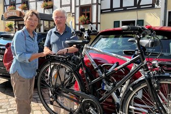 Nach Corona: Was Touristiker in Westsachsen von der Politik fordern - Johanna und Günther Leibold aus Tegernheim nahe Regensburg haben den Mulderadweg getestet. Dafür haben die Bayern ländlich nahe Werdau genächtigt.
