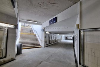 Nach dem blutigen Kopfstoß vom Bahnhof Flöha: Unbekannte greifen Wohnhaus des mutmaßlichen Täters an - Im Bahnhofstunnel von Flöha spielte sich am Montag ein Drama ab, das jetzt weitere Folgen hat.