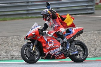 Nach dem Feuerunfall triumphiert ein Neuling - In seinem sechsten Moto-GP-Rennen gelang dem Spanier Jorge Martin der erste Sieg.