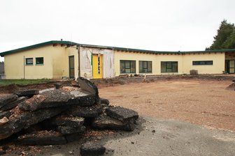 Nach dem Großbrand: Wie ein Ort im Vogtland seine Kita wieder aufbauen will - Bald soll der Wiederaufbau des abgebrannten Kindergartens beginnen.