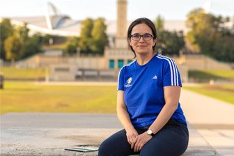 Nach dem Sommermärchen 2006: Warum Patricia Fürstenau bei der Fußball-EM 2024 in Leipzig wieder als Volunteer arbeiten will - Patricia Fürstenau hat während der Fußballweltmeisterschaft 2006 in Leipzig als Volunteer gearbeitet. Zurzeit hilft sie, Freiwillige für die EM 2024 zu finden.
