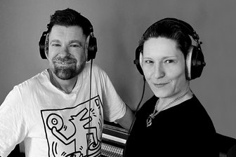 Nach dem überraschenden Tod von Rosenstolz-Sängerin Anna R.: Plauener erinnern sich an zwei besondere Konzerte in der „Röste“ - Anna R. und Peter Plate - beide waren Rosenstolz - im Januar 2025 im Studio.