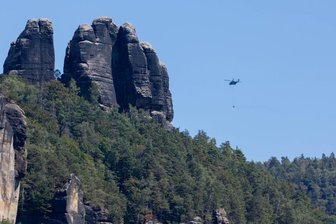 Bei der Waldbrandbekämpfung im Nationalpark kamen auch Löschhubschrauber der Bundeswehr zum Einsatz.