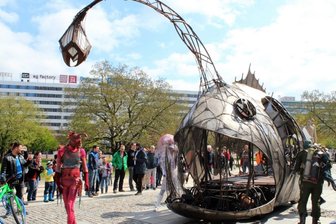 Nach der Corona-Pandemie: So geht es den Chemnitzer Branchen - Bei der vom Verein Kreatives Chemnitz organisierten "Maker Faire" soll es keine Grenzen zwischen Technik und Kunst geben. Das Foto entstand bei einer früheren Auflage der Messe im Stadthallenpark. 