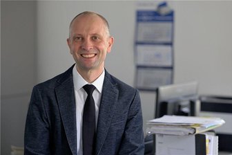 Nach der Wahl zum Bürgermeister in Meerane: Sieger ändert seine Facebook-Strategie - Jörg Schmeißer will künftig die Facebook-Seite der Stadt nutzen.