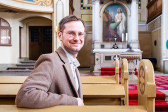 Nach drei Jahren Vakanz: Das ist der neue Pfarrer der St.-Aegidien-Kirche Frankenberg - Albrecht Meinel ist der neue Pfarrer in Frankenberg. Er ist zuständig fürs Stadtgebiet, sein Kollege Ludwig Seltmann mit Pfarrsitz Niederlichtenau betreut die umliegenden Dörfer.