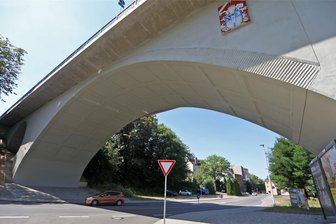Nach Dresdner Brückeneinsturz: Wie sicher ist es in Glauchau? - Die mehr als 100 Jahre alte Scherbergbrücke wurde in zwei Abschnitten im Zeitraum von 2011 bis 2016 saniert.