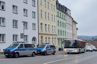 Nach Drogenrazzia in Plauen: Staatsanwaltschaft nennt neue Details - Ein Polizeieinsatz an der Siegener Straße in Plauen erregte öffentliche Aufmerksamkeit.