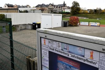 Nach Drohung gegen Fußballverein: Bedenken vor Heimspiel in Frankenberg - Auf der Jahnkampfbahn in Frankenberg finden am Wochenende wieder Fußballspiele statt.