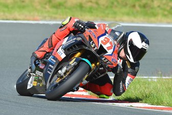 Nach einem Auftakt so unterschiedlich wie Tag und Nacht: Welche Ziele die Motorradrennfahrer Paul Fröde und Moritz Jenkner für Oschersleben haben - Paul Fröde fuhr zum Saisonstart auf dem Schleizer Dreieck einen Podestplatz ein.