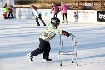 Nach einer erfolgreichen Saison soll es in Zwickau auch weiterhin im Winter eine Eisbahn geben - Auch in den kommenden drei Jahren soll es in Zwickau in den Wintermonaten eine Eisbahn geben.