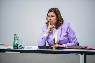 Nach Eklat bei Zwickauer Jugendbeiratswahl: Welche Lehren zieht man daraus? - Die Wahl zum Jugendbeirat hat Oberbürgermeisterin Constance Arndt nachdenklich gestimmt. Hätte sie den Eklat verhindern können?