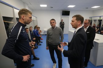Nach Eklat im Stadion: Ministerpräsident besucht CFC - 