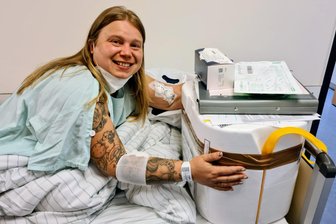 Nach elf Jahren Warten: Vogtländerin erhält eine Spenderniere - Ein glücklicher Tag im Jahr 2021: Claudia Hennebach erhält endlich ihre Spenderniere – nach elf Jahren Wartezeit.